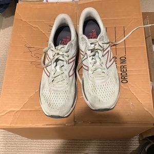 New Balance 880 v11 running shoes